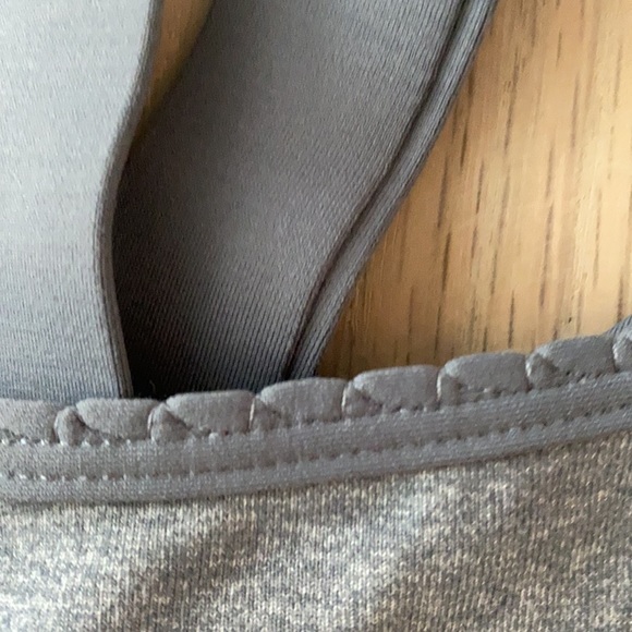 Lululemon sleeveless workout top in light grey - Picture 5 of 8
